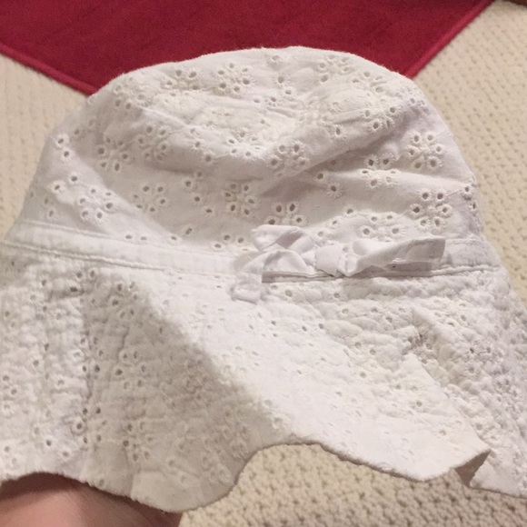 GAP AND OLD NAVY SUN HATS - Picture 3 of 4